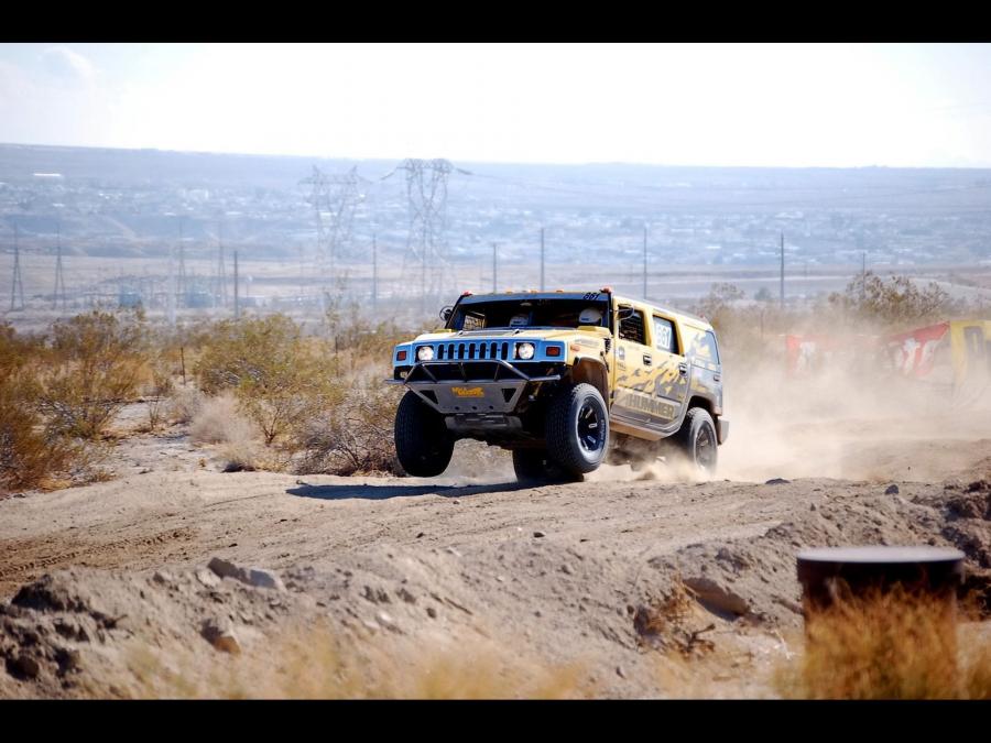  Hummer H2 Racing 2007 года  (фото 6 из 11)